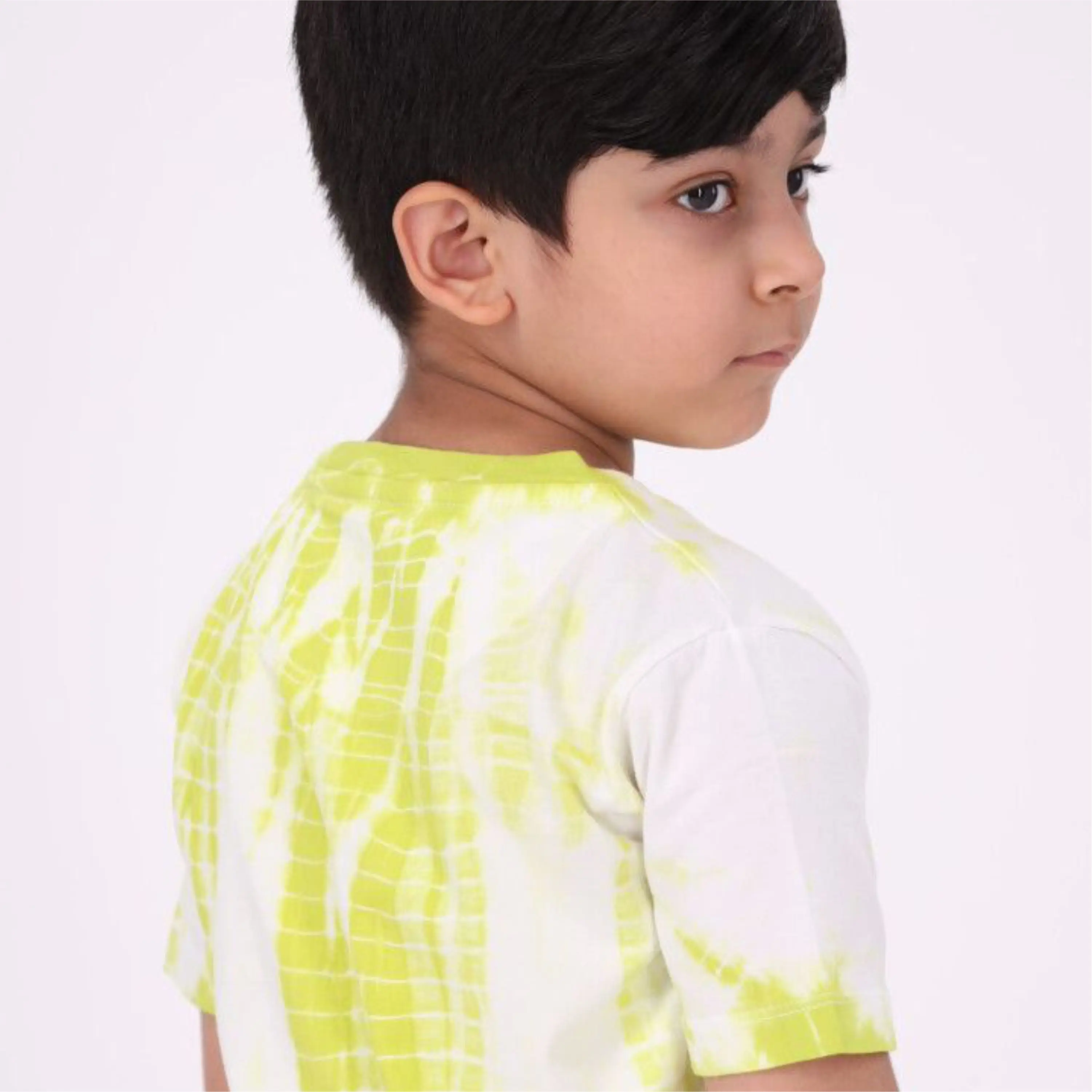 100% Knitted Pure Cotton Fabric Regular Length Round Neck Half Sleeves Neon Tie and Dye T Shirt for Boys