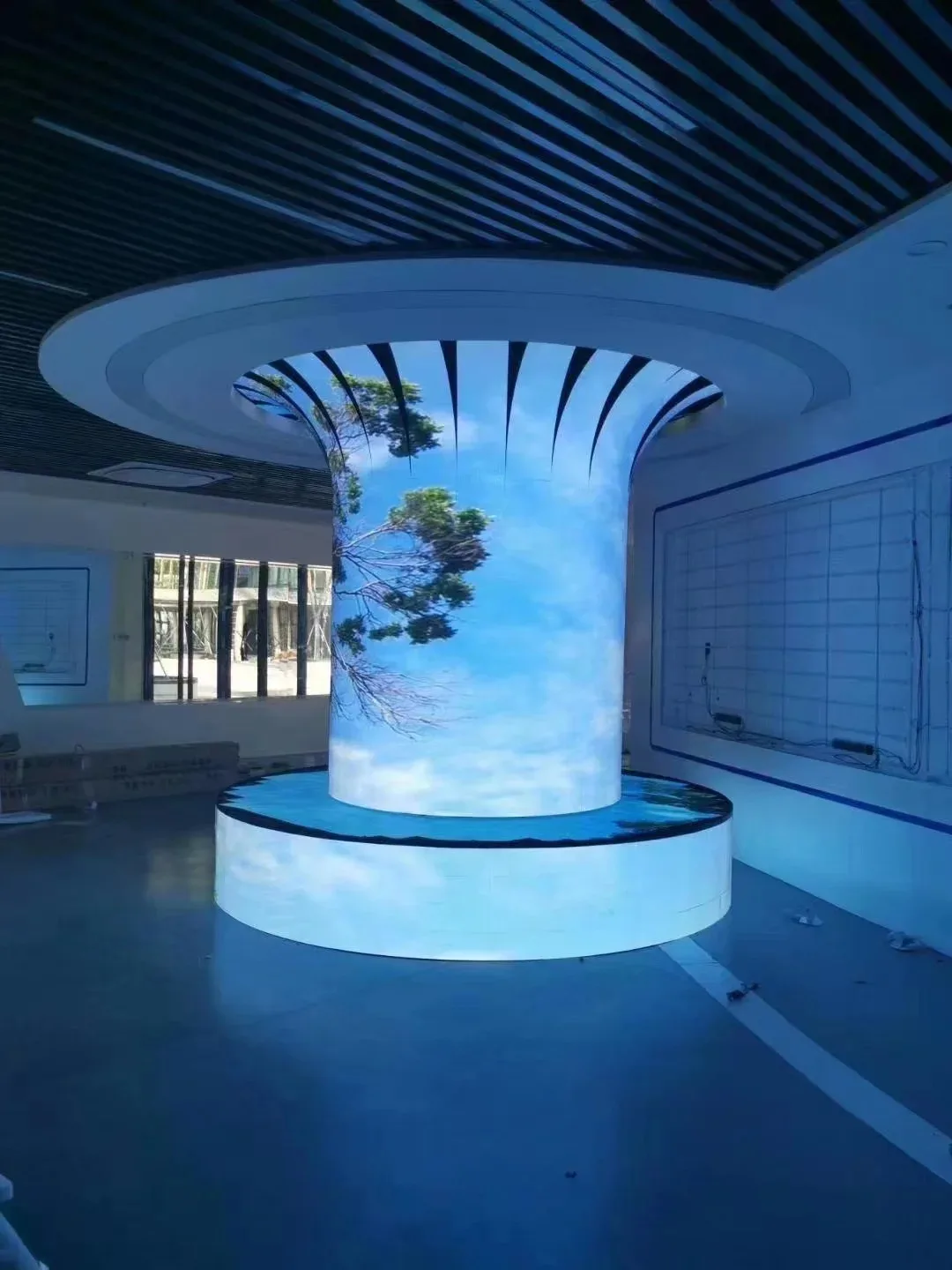 Creative LED speaker screen, tree speaker screen Commercial art displays a powerful visual experience