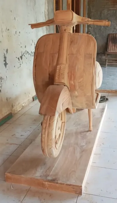 Hot Sale Antique Classic Craftmanship Laminated Recycled Wood Display Or Fully Motor Functional Vespa Scooter Built From Scratch