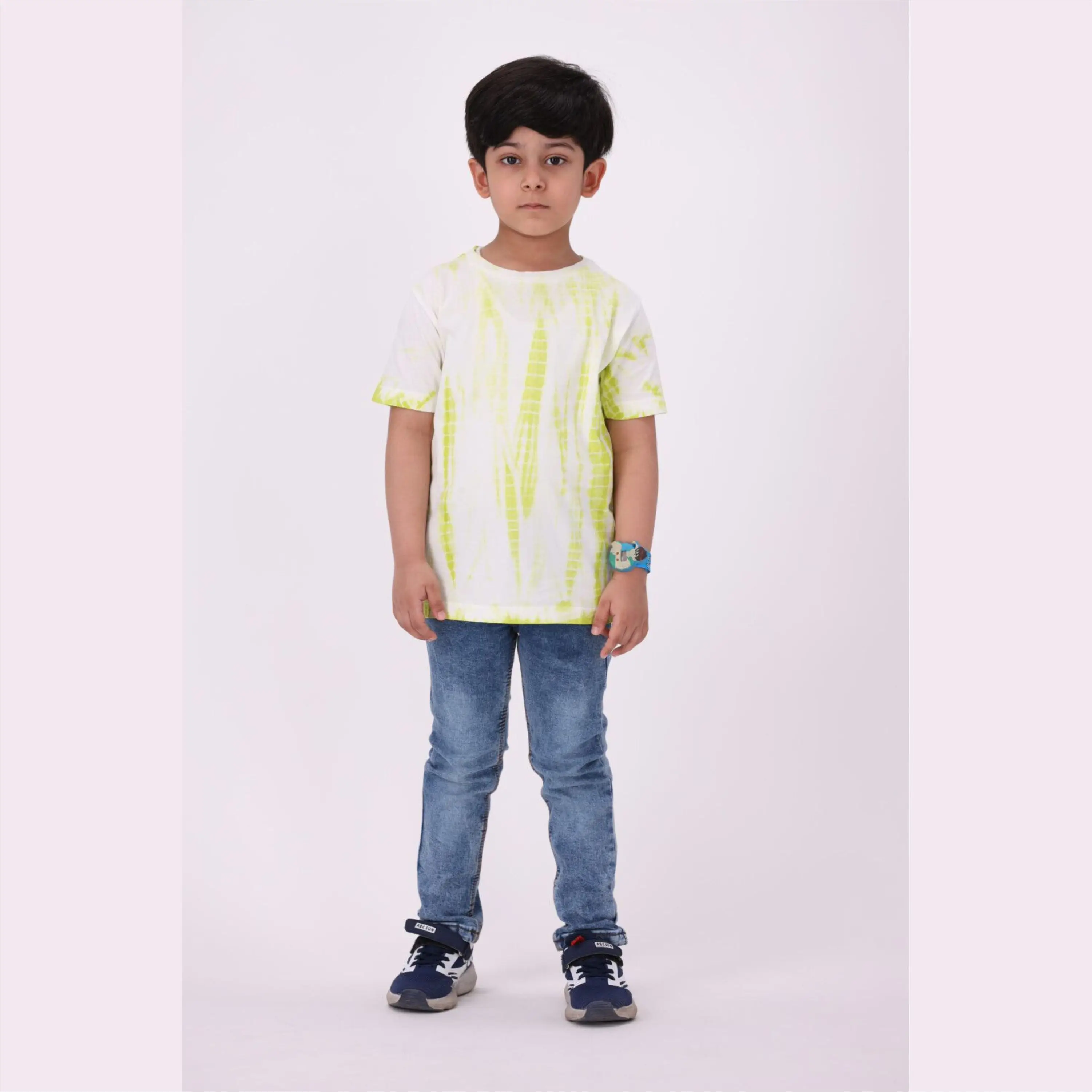 100% Knitted Pure Cotton Fabric Regular Length Round Neck Half Sleeves Neon Tie and Dye T Shirt for Boys
