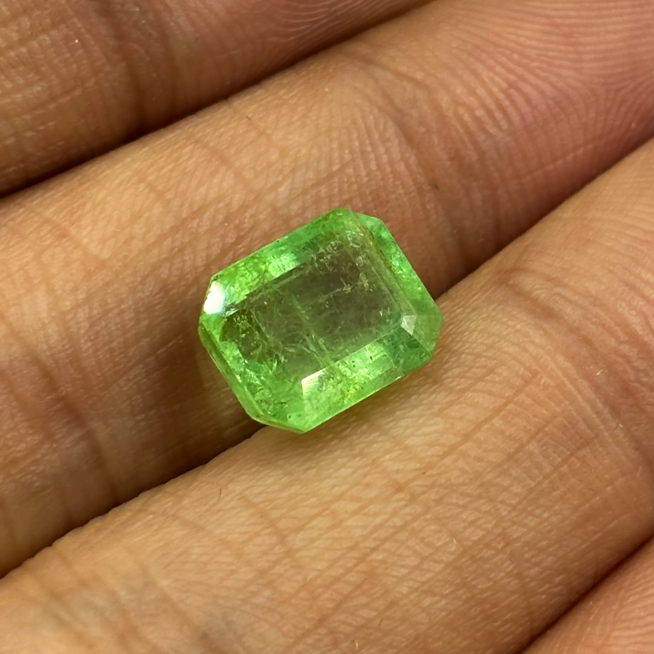Wholesale 9.5x8.0mm Octagon Emerald Cut Green Colombian Emerald Stone Price