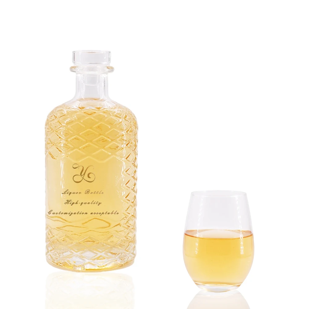 China Manufacturer Luxury Vodka Empty Glass Liquor Bottle
