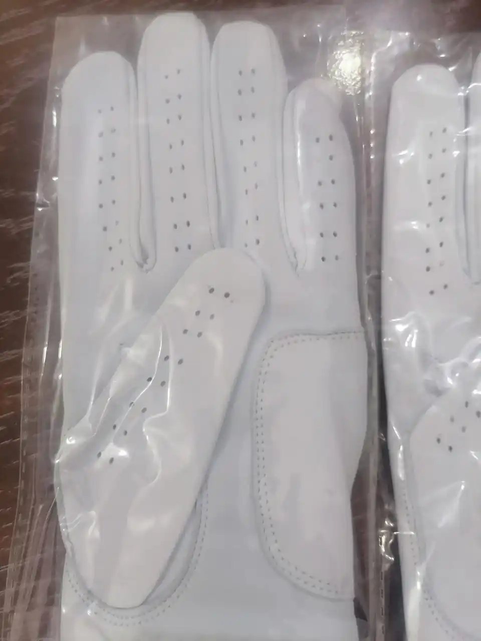 Hot Selling Golf Gloves Competitive newly Custom made Cabretta leather golf gloves Custom Golf gloves