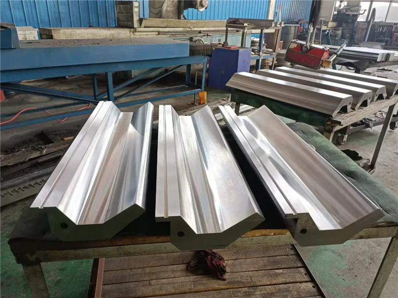 835MM 4V Hydraulic Press Brake Machine Tool And Dies