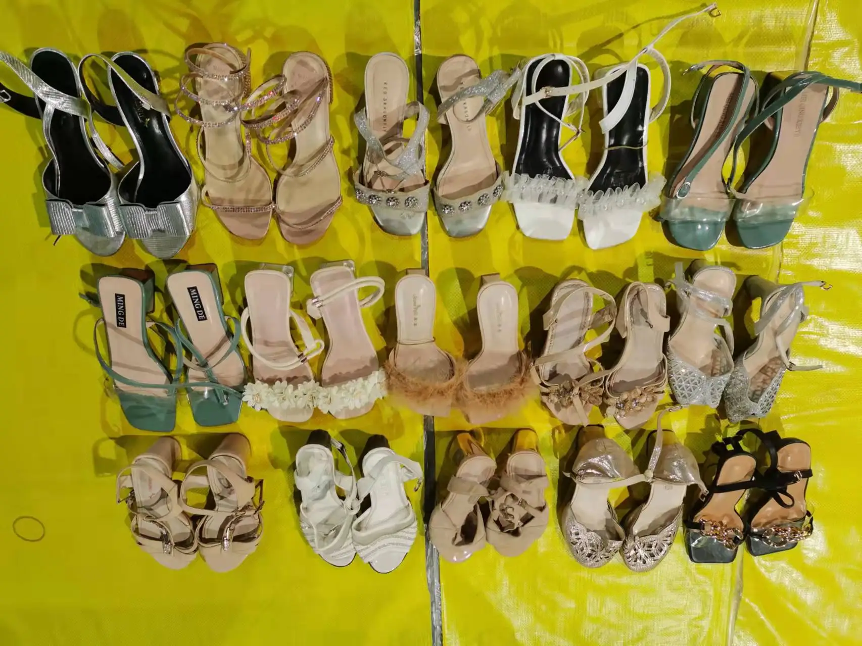 2023 China Factory New Design Men Sports Shoes Male Rolling Used Shoes Cheap Price Sneakers Stock