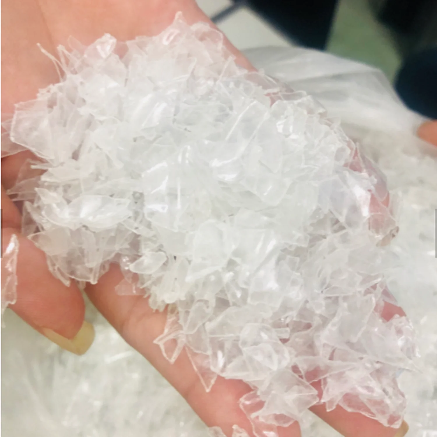 Fresh Quality Pet Flakes factory PET Bottle Scrap clear hot washed PET Flakes for bottle and fiber