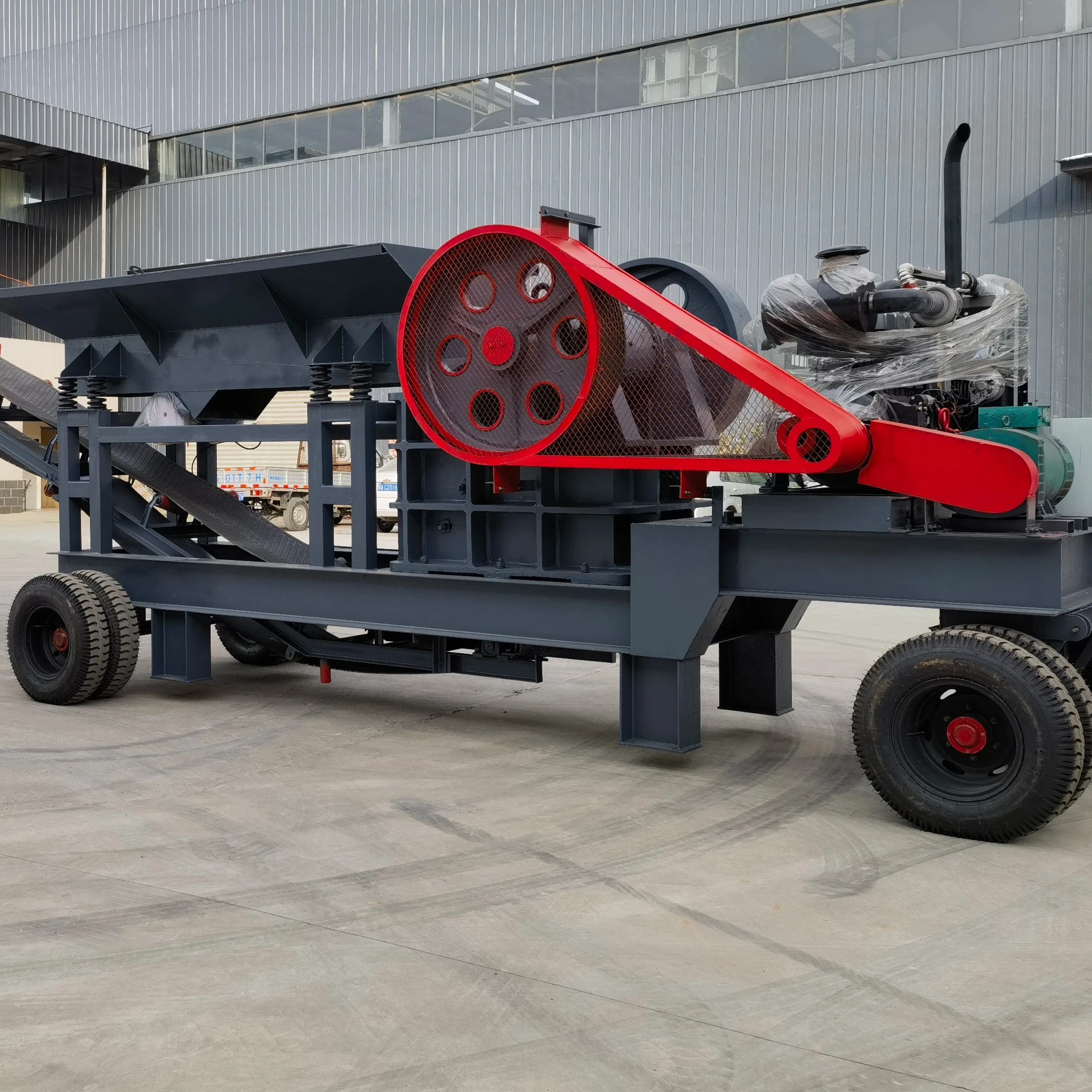 Diesel engine and electric motor Mobile Stone Rock Crushing Machine PE 200x300  250x400  400x600 Jaw Crusher