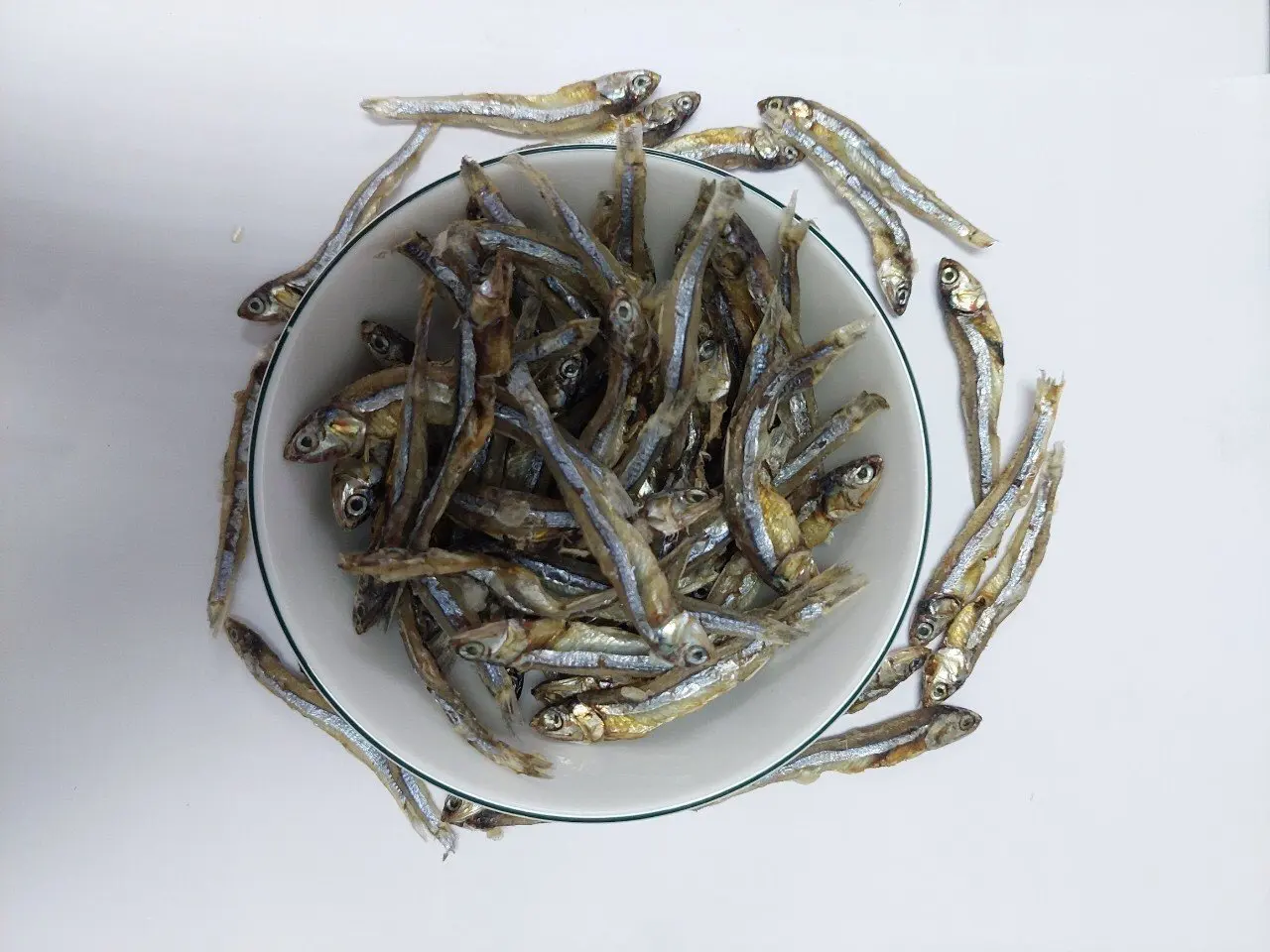 Exporting dried anchovies, raw materials processed from wild-caught sea anchovies