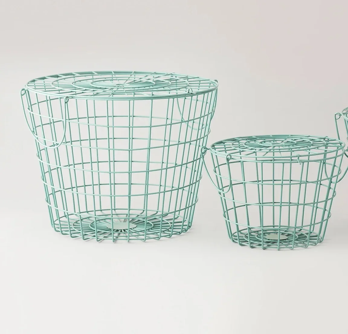 Trending 2024 Rectangular Metal Golden Storage Baskets with Handle Laundry Storage Baskets for Home Decorative