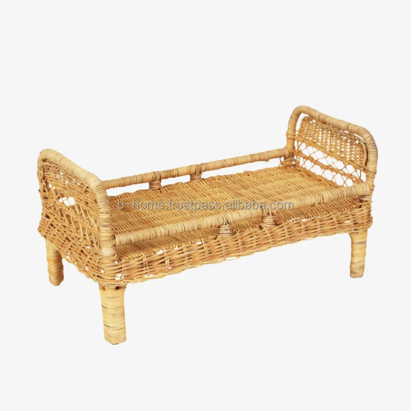 Детская кровать из ротанга