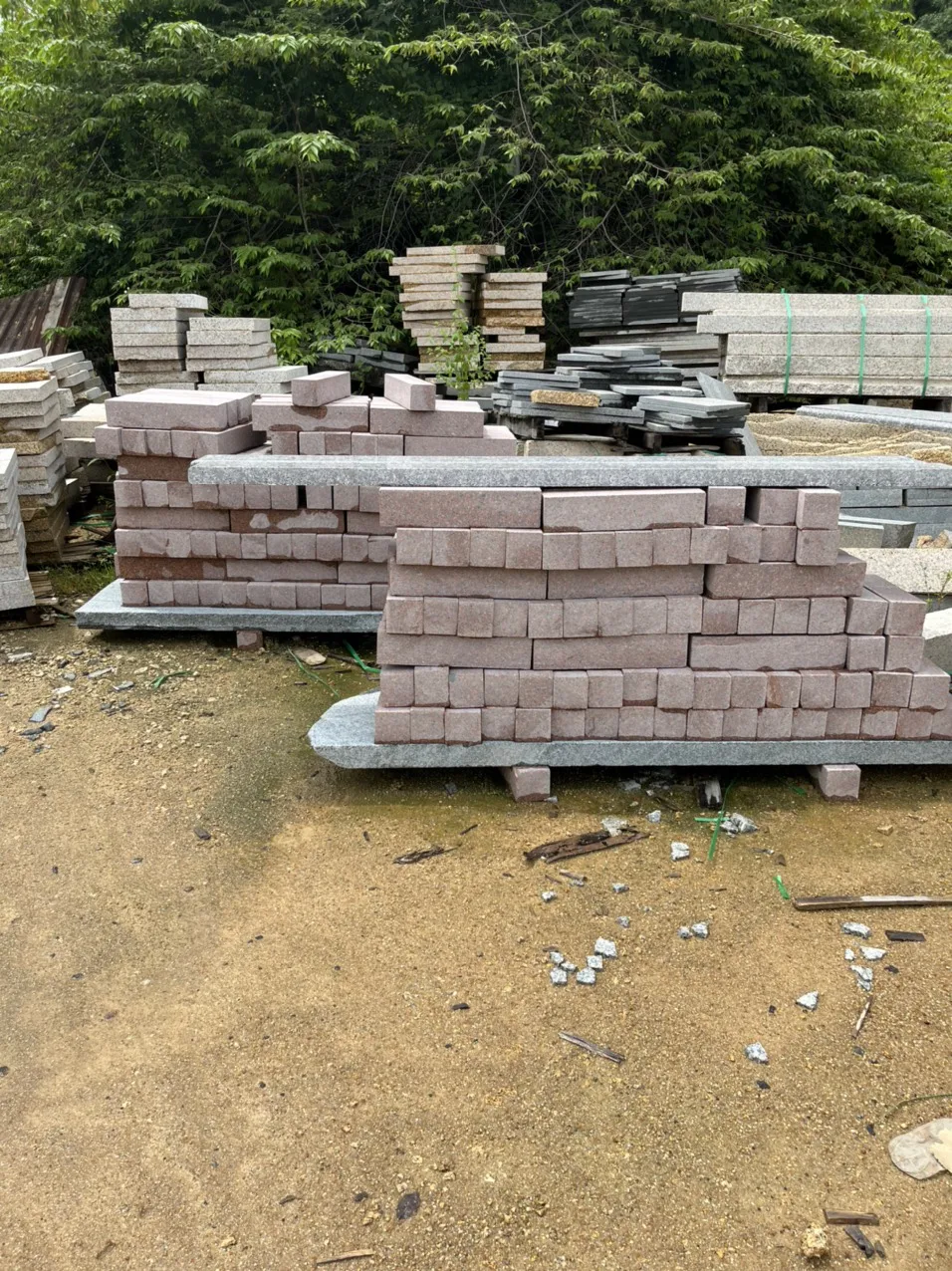 Natural Split Driveway Walkway Stone Red Granite Cubic Cobbles Cheap Price Factory Direct Export