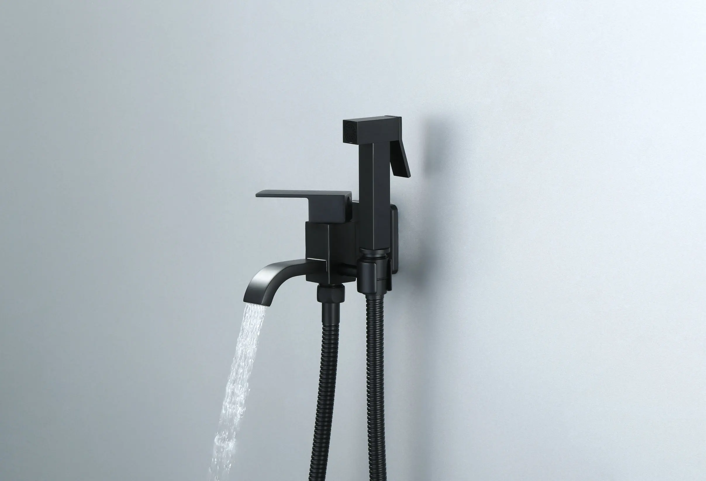 Brass Bidet Faucet Wall Mounted Toilet Faucet Shower with Handheld Sprayer Shower Chrome Shower Bidet