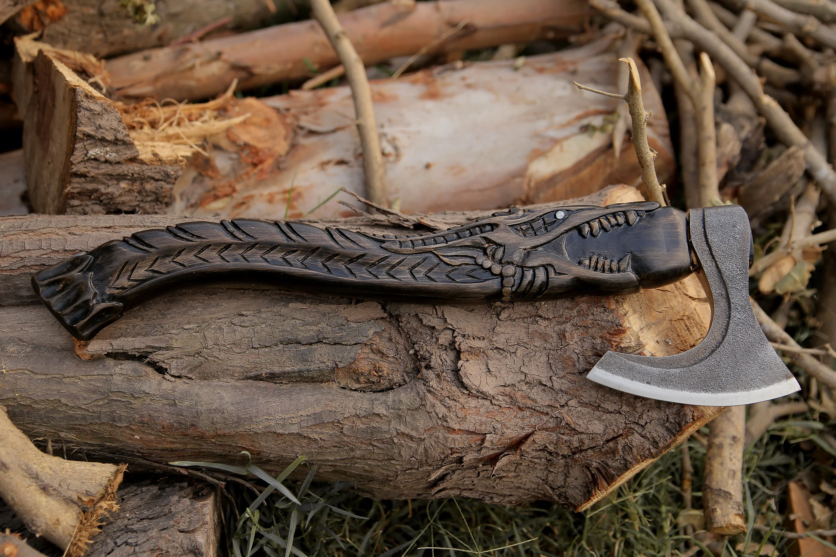Hot Selling High Quality Viking Axes Hand Forged Engraved Handle High Carbon Steel Etched Blade Camping Tomahawk Hatchet Axe