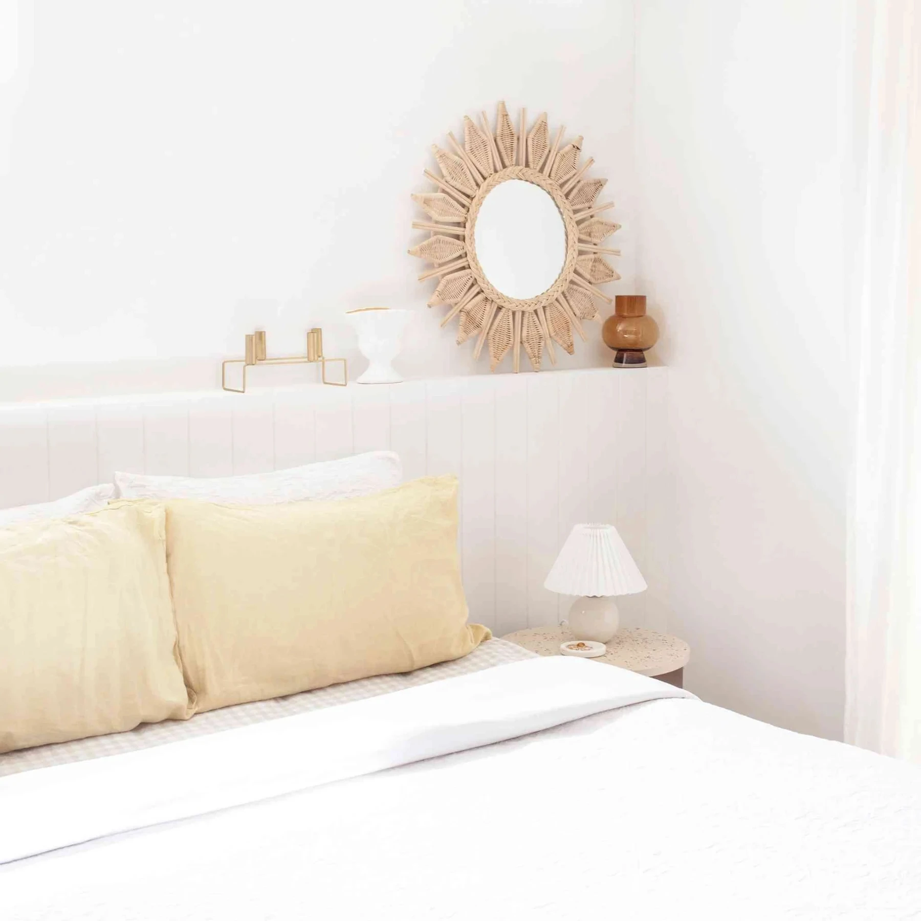 Latest Collection Classic Natural Rattan Wicker Handicraft Hanging Mirror Wholesale Decorative Seagrass Wall Mounted Mirrors