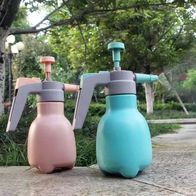 High Quality Manual Pneumatic  Hand-held Air Pressure Plastic Water Sprayer