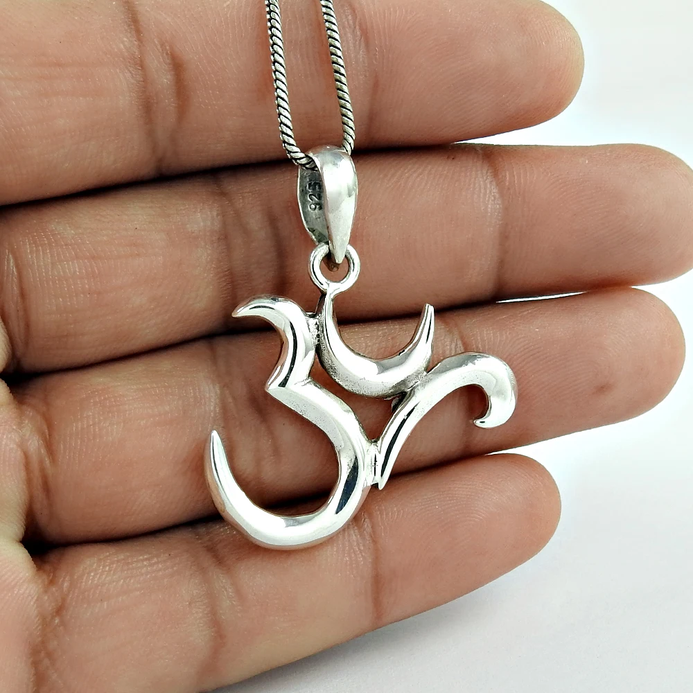 Indian Artisan Om Pendant 925 Solid Sterling Silver Handmade Jewelry Wholesale Direct Factory Price Bulk Suppliers Made In India