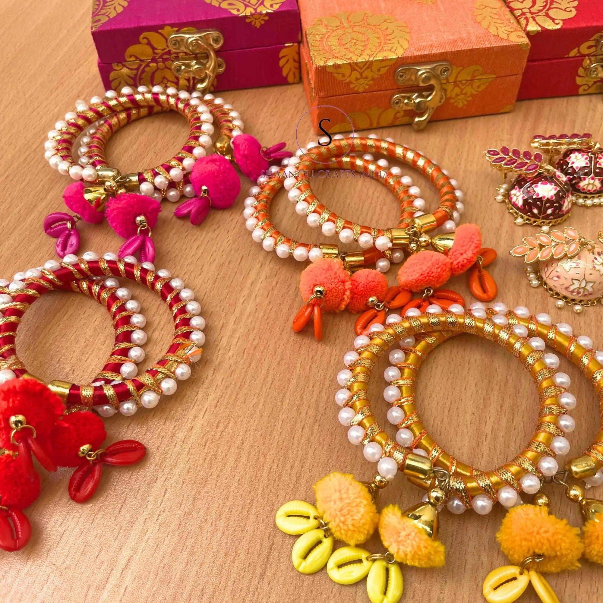 New Arrival Indian Style Handmade Designer Wedding Favour Combo Of Printed MDF Box With Bangle and Earrings For Gifts