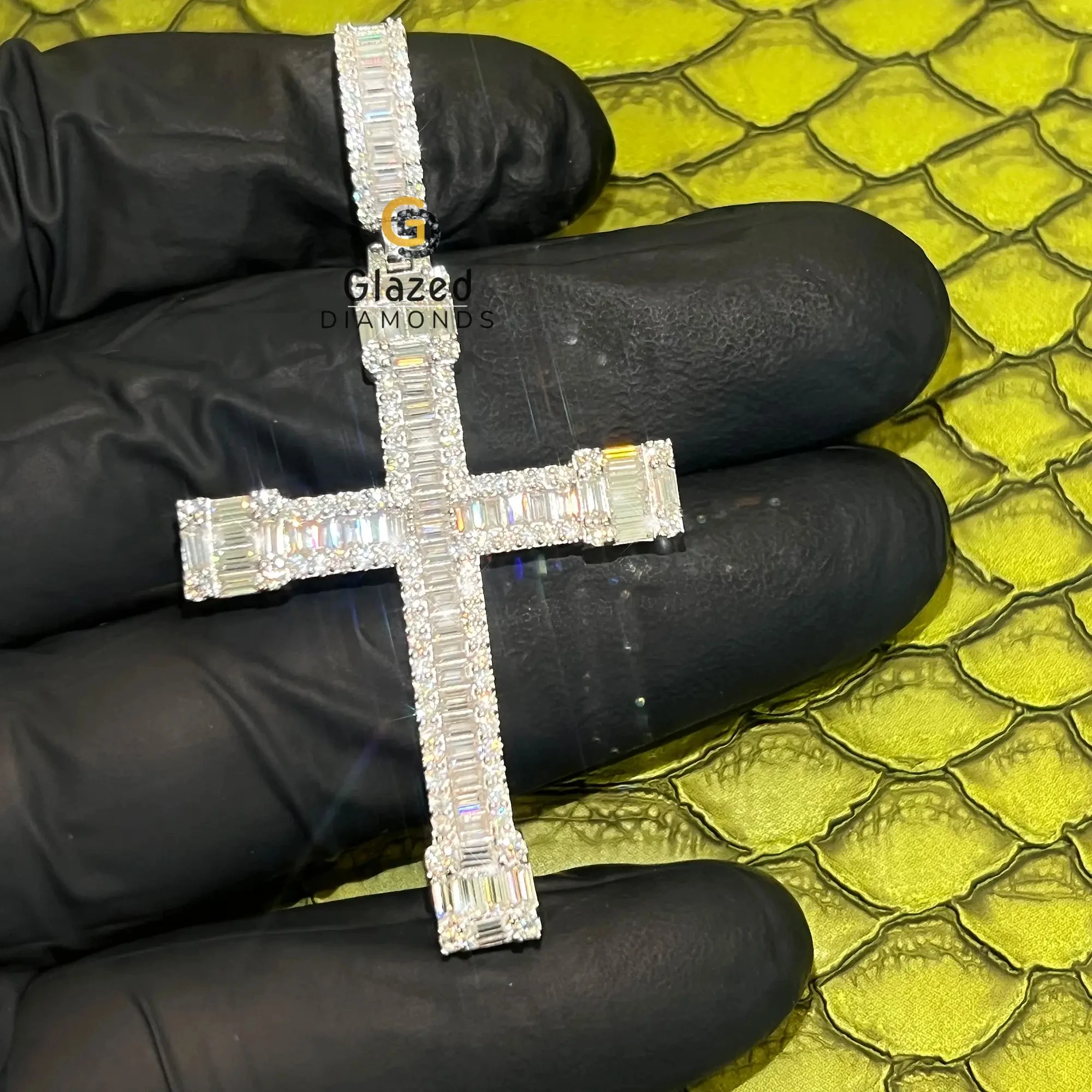 925 Sterling Silver Hip Hop Cross Pendant Adorn With Moissanite VVs Clarity Round And Baguette Cut Diamonds