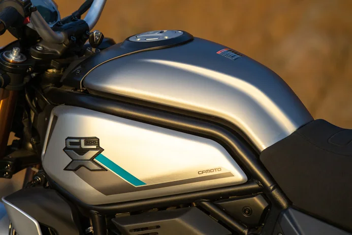 Цена со скидкой предложение 2023 CFMOTOs стандартный мотоцикл 700CL-X Sport для продажи-готов к отправке