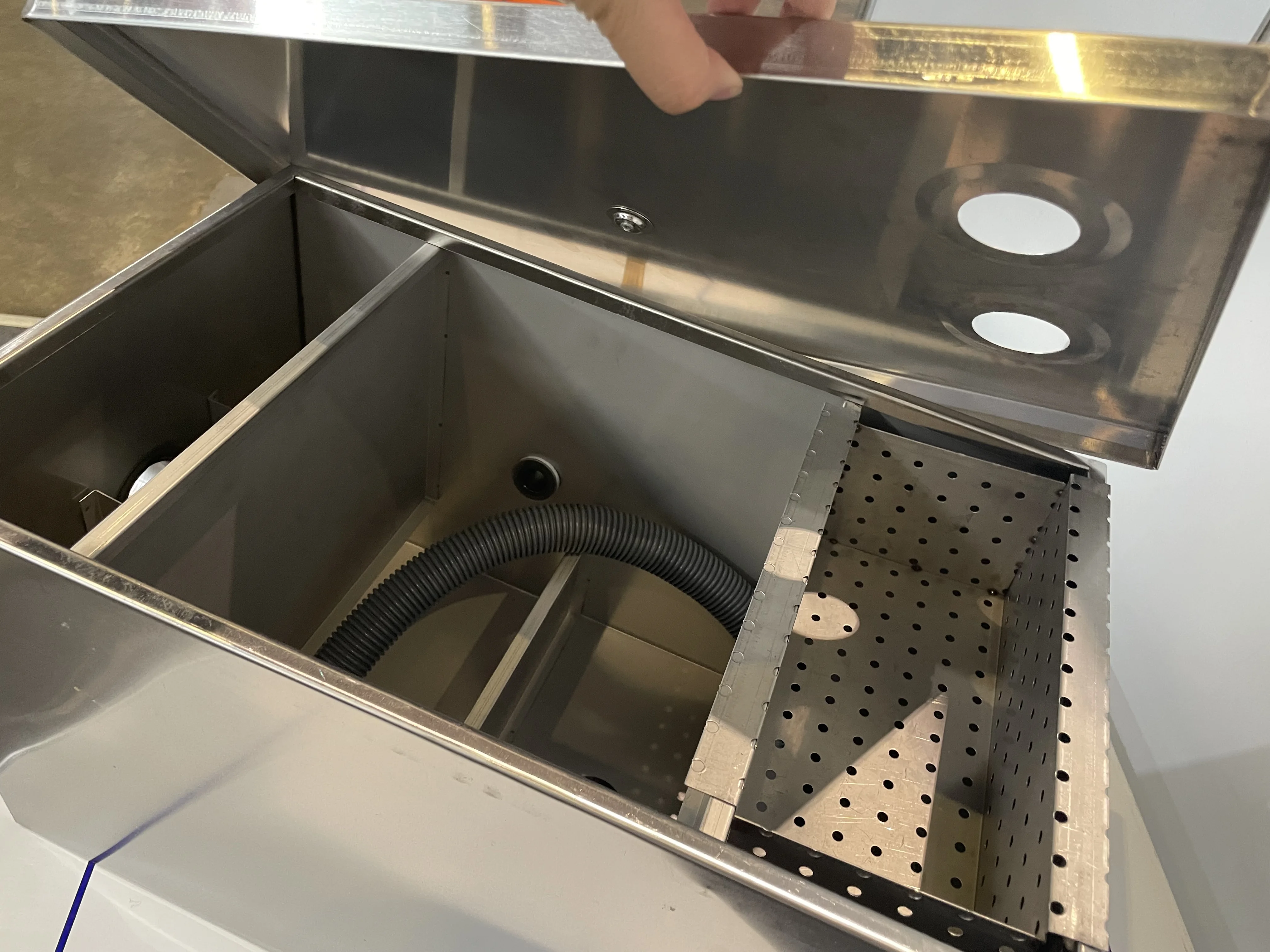 Grease Trap Sink Kitchen Grease Trap Hotel Grease Trap Stainless Steel SUS304 Kitchen Equipment for Restaurant Oil Separator