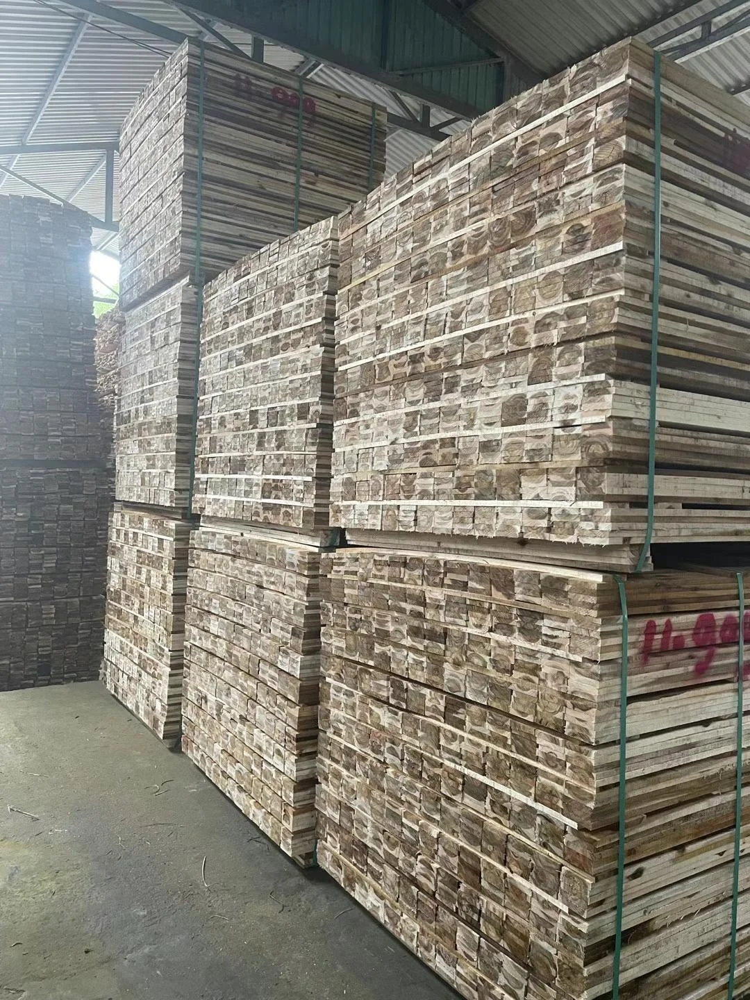 FRESH ACACIA SAWN TIMBER - LOW PRICE & HIGH QUALITY