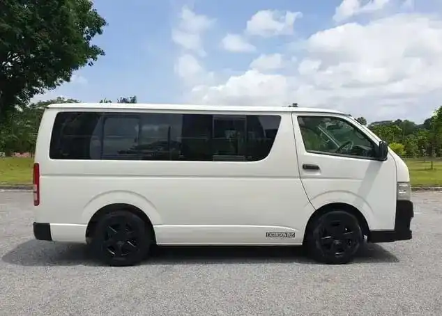 Used Mini Bus 2022 Toyotaa HIACE 16 Seats White Color - Toyota Hiace Van