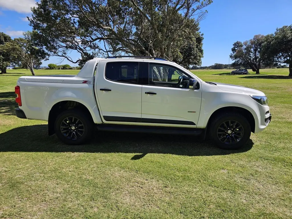 Б/у Holdens Colorados Z71 DC 2.8dt/4WD двойная кабина пикапа 2021/2022 модель 100% идеально работает безаварийно 