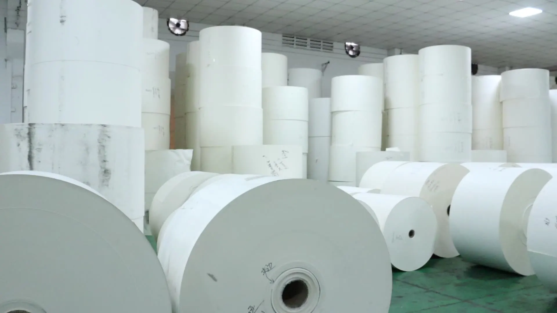 High Quality MG kraft paper jumbo roll virgin wood pulp high strength paper reels Brown Virgin Kraft Paper Roll