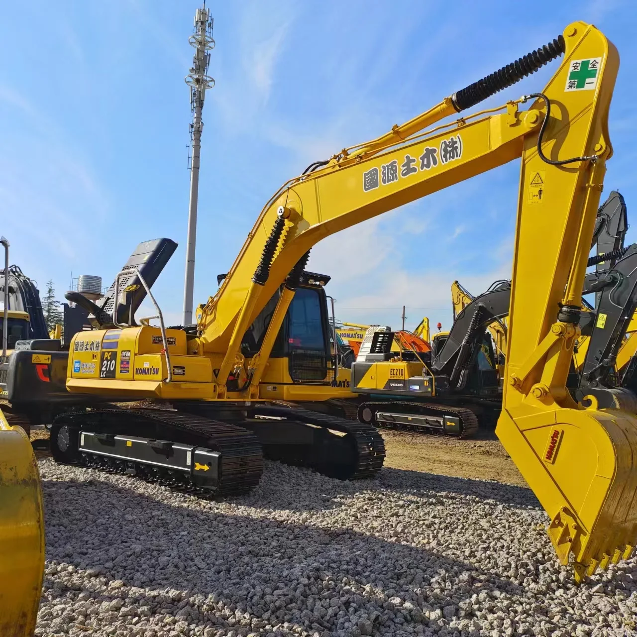Землеройная техника б/у экскаватор для продажи Komatsu PC210/21ton Средний гусеничный