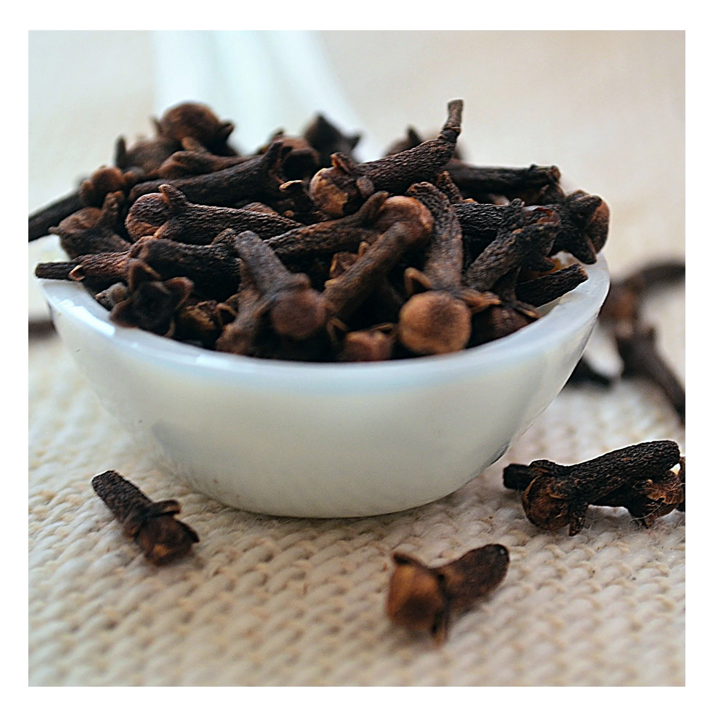 Sun - Dried Organic Dried Cloves Spice