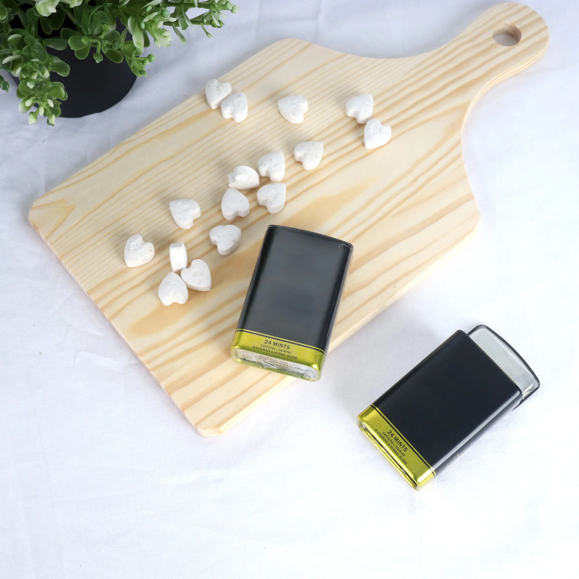 Hot Sales Confectionery Mint Flavor Love Shape Tablet Candy In Canned Packaging Hard Sweet Candy Malaysia Leading Products