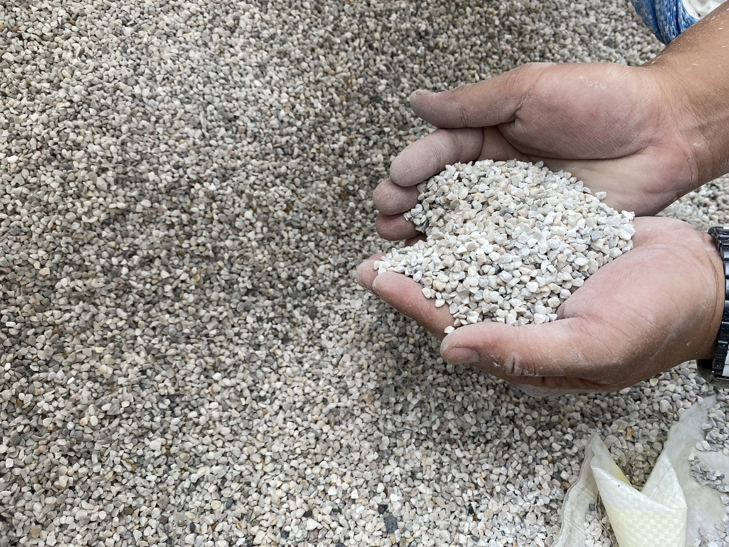 CaCO3 Limestone Granular for Layer Broiler Cattle Feed Additives Cheap Price High Quality Hot Sale