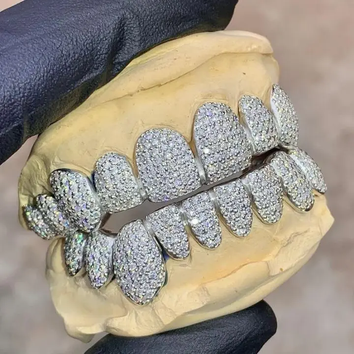 Hip Hop Iced Out Grillz Top Bottom Moissanite Diamond Gold Silver Color Teeth Grillz for Men Women Dental Jewelry
