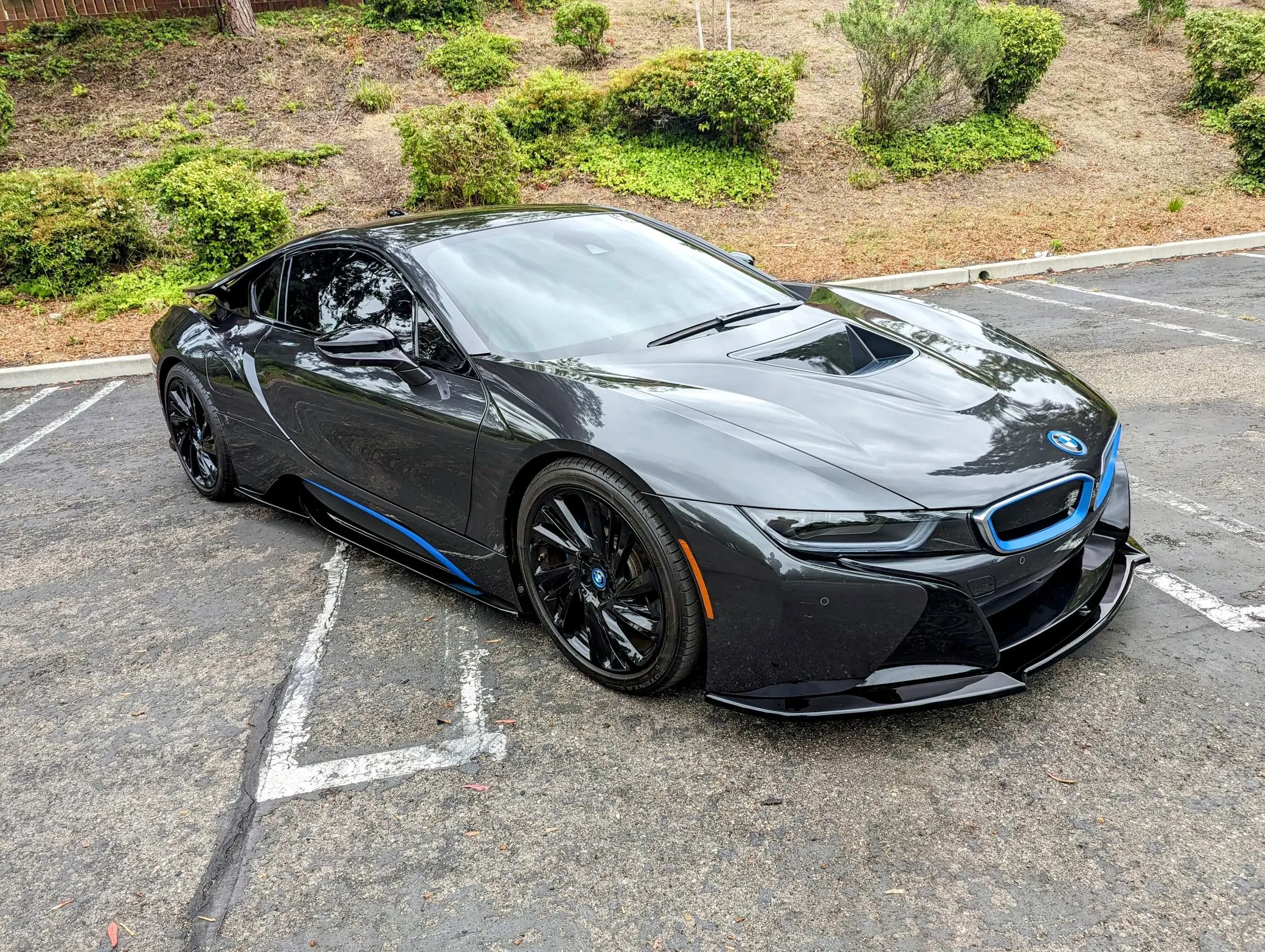 USED  2015 B-M-W i8 357 Horsepower AWD Tera World Package Western-Owned 1.5L Turbocharged Hybrid I3 Engine