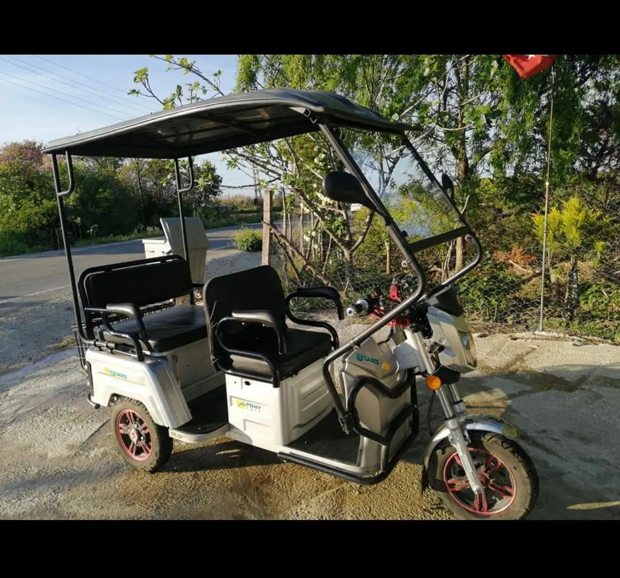 BEST QUALITY ELECTRIC GOLF CARTS 2,4  SEATER GOLF CARS FROM USA