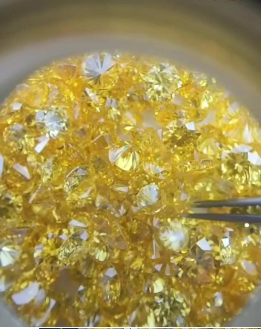 Цветные незакрепленные бриллианты желтые серые темно-серые цвета шампанского канарские зеленые красные розовые черные Синие Бриллианты всех цветов