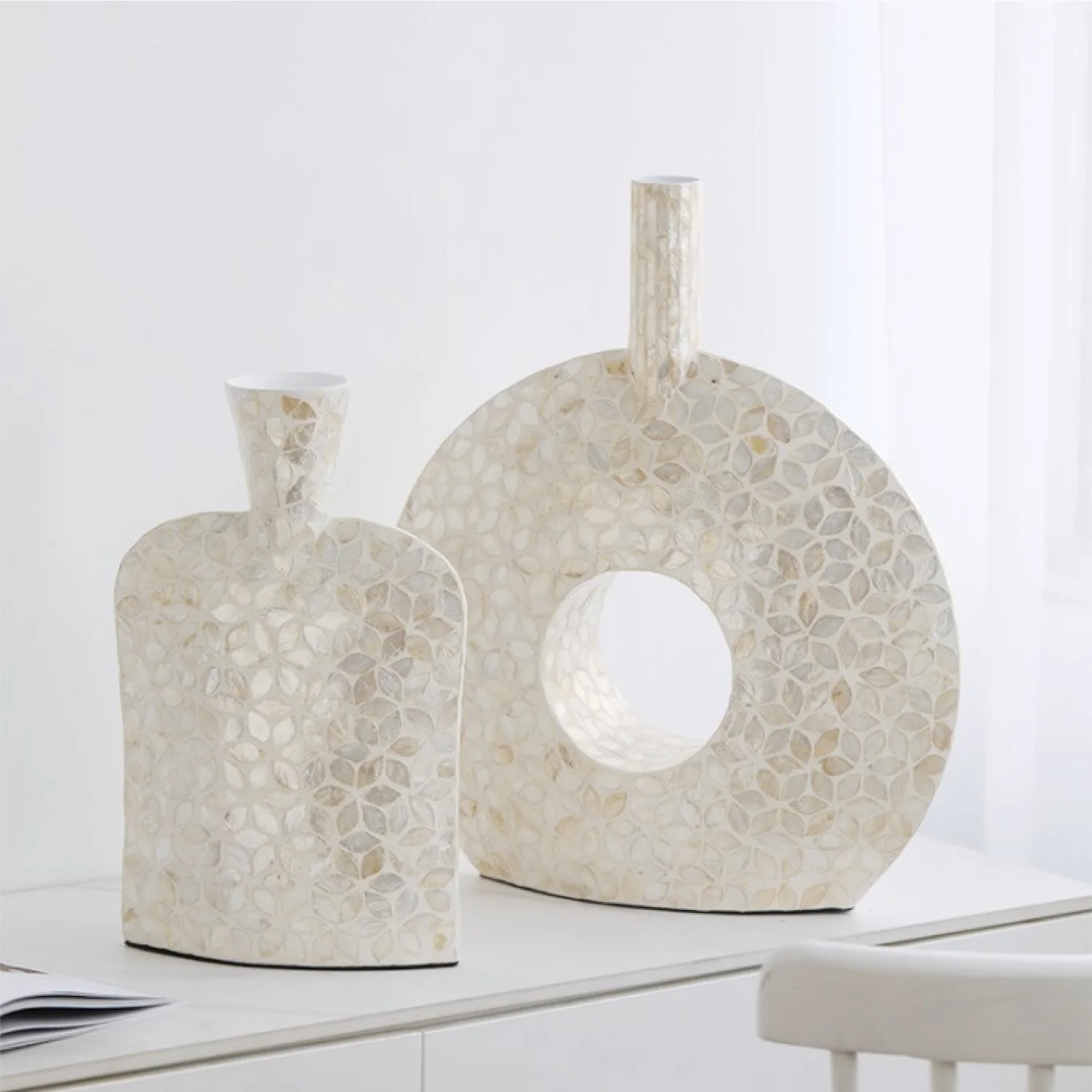 New Arrived 2023 Exquisite Mother Of Pearl Inlaid Vase Shell Luxury Table Vase MOP Mosaic Unique Vase Decor Living Room Bedroom