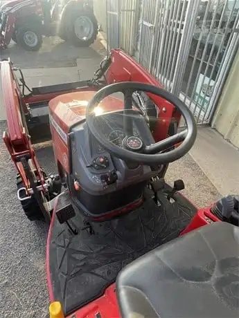 High Quality 2023 FOR-MASSEY FERGUSON GC1725M Less Than 40 HP Tractors 4 Wheel Drive READY to EXPORT WORLDWIDE