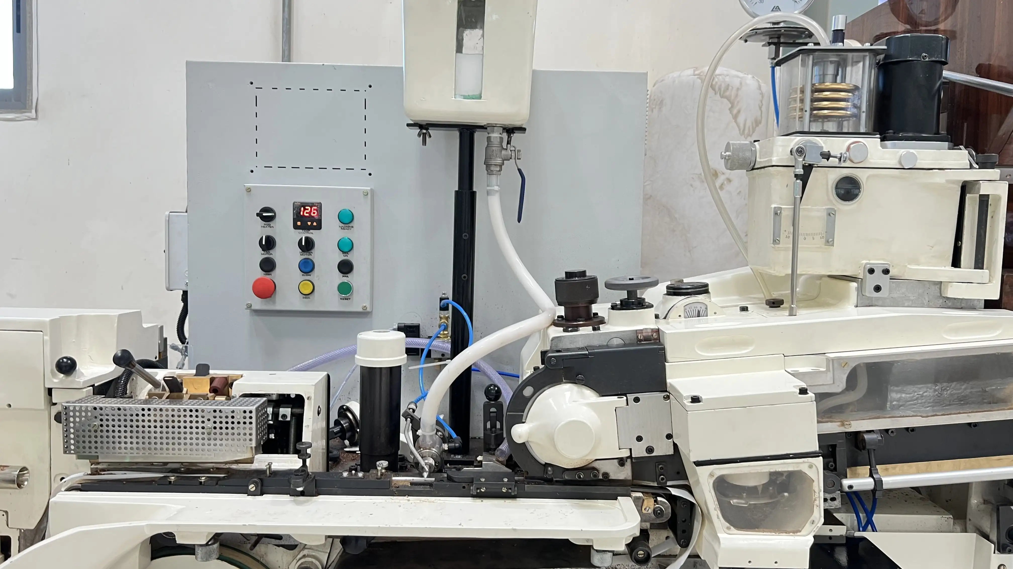 Efficient Cigarette Manufacturing Machine with a Production Capacity of 2800 Cigarettes