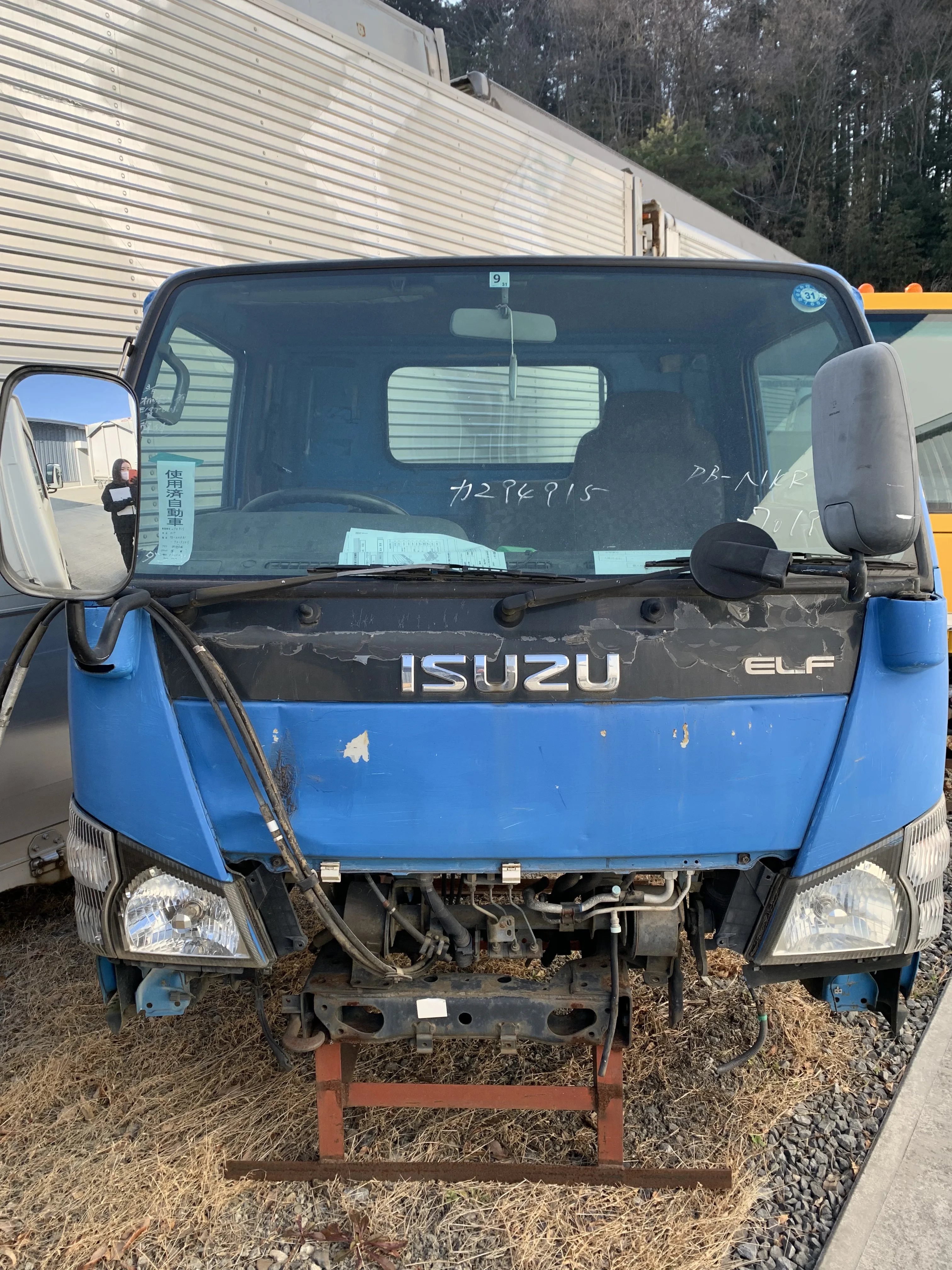 Отличная б/у кабина ISUZU по научному производству