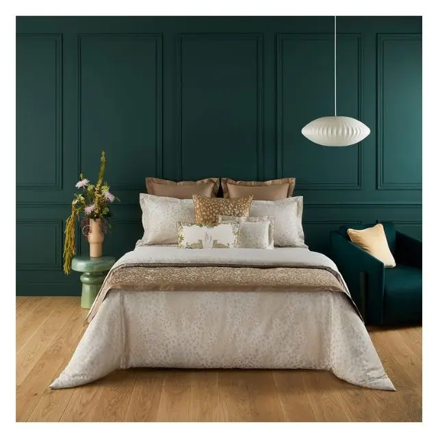 Anti Pilling Durable Reliable Luxury Embroidered Set Jacquard Duvet Cover Bed Quilt King Queen High Quality Bed Lenin Sets