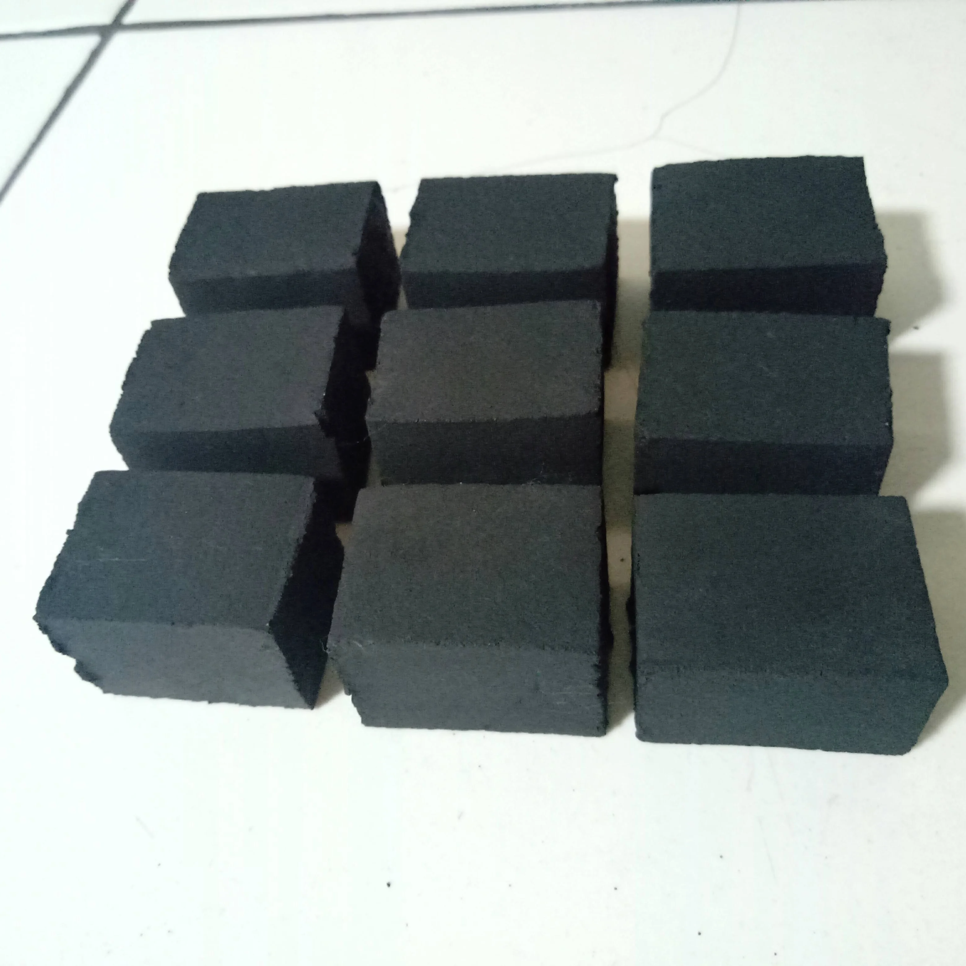CUBE BRIQUETTE Coconut Shell Charcoal / Natural Coconut Shell Coal Briquette