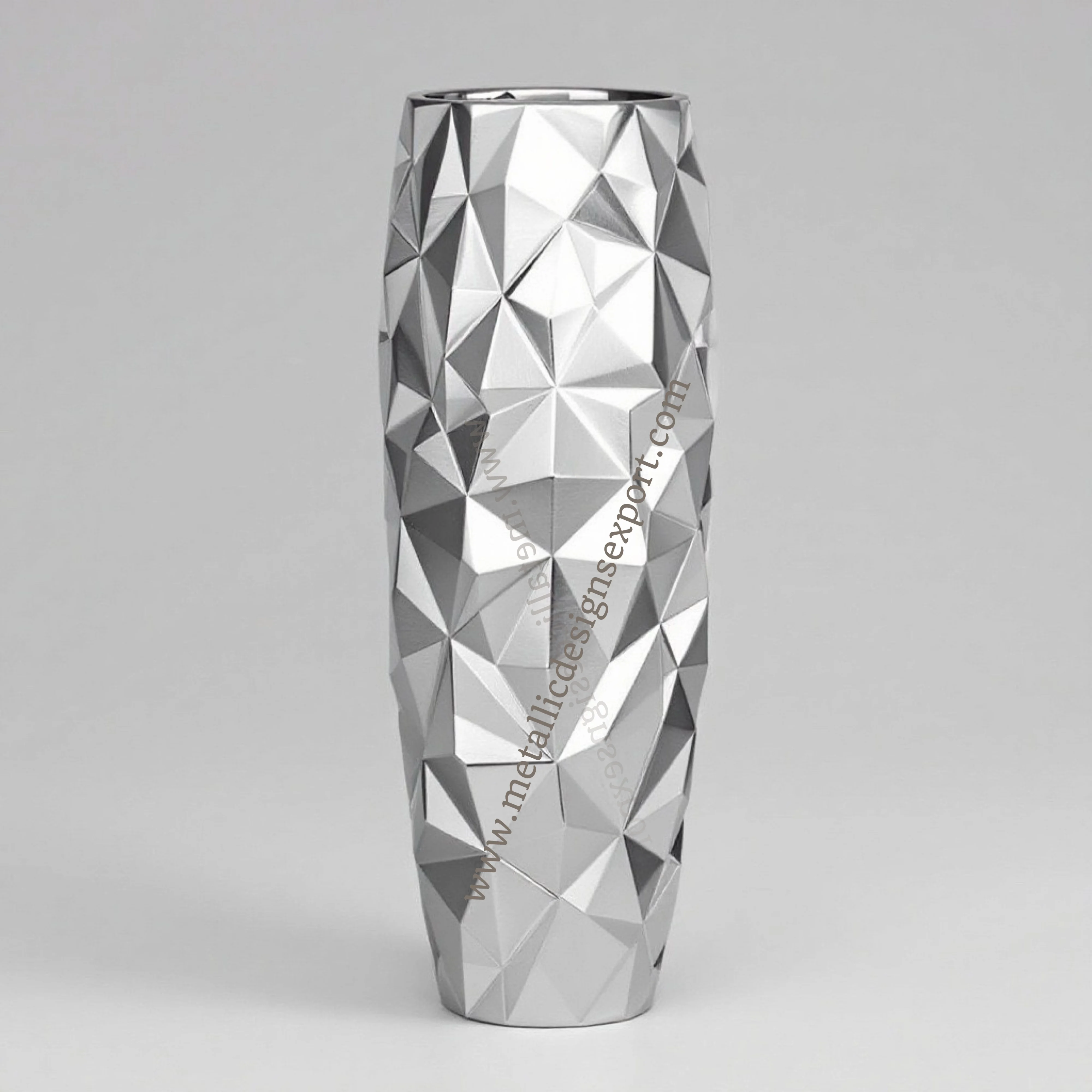 Hammered Silver Gradient Metal Flower Vase Modern Textured Design, Elegant Decorative Accent for Homes & Offices