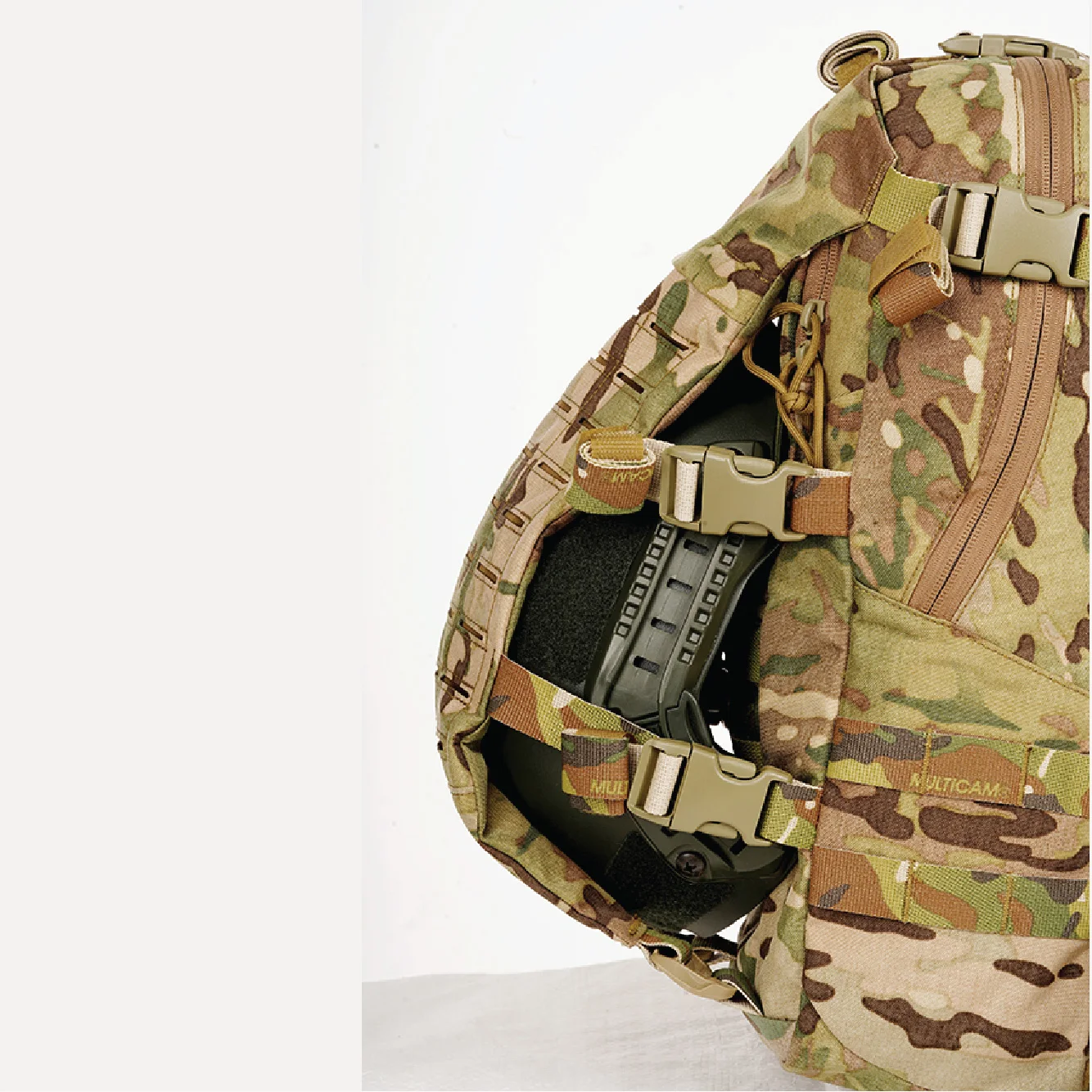 Heavy-Duty Tactical Rush Backpack IT Camo with Helmet Provision Rugged Outdoor Gear Storage Field Operations Oxford Nylon Lining