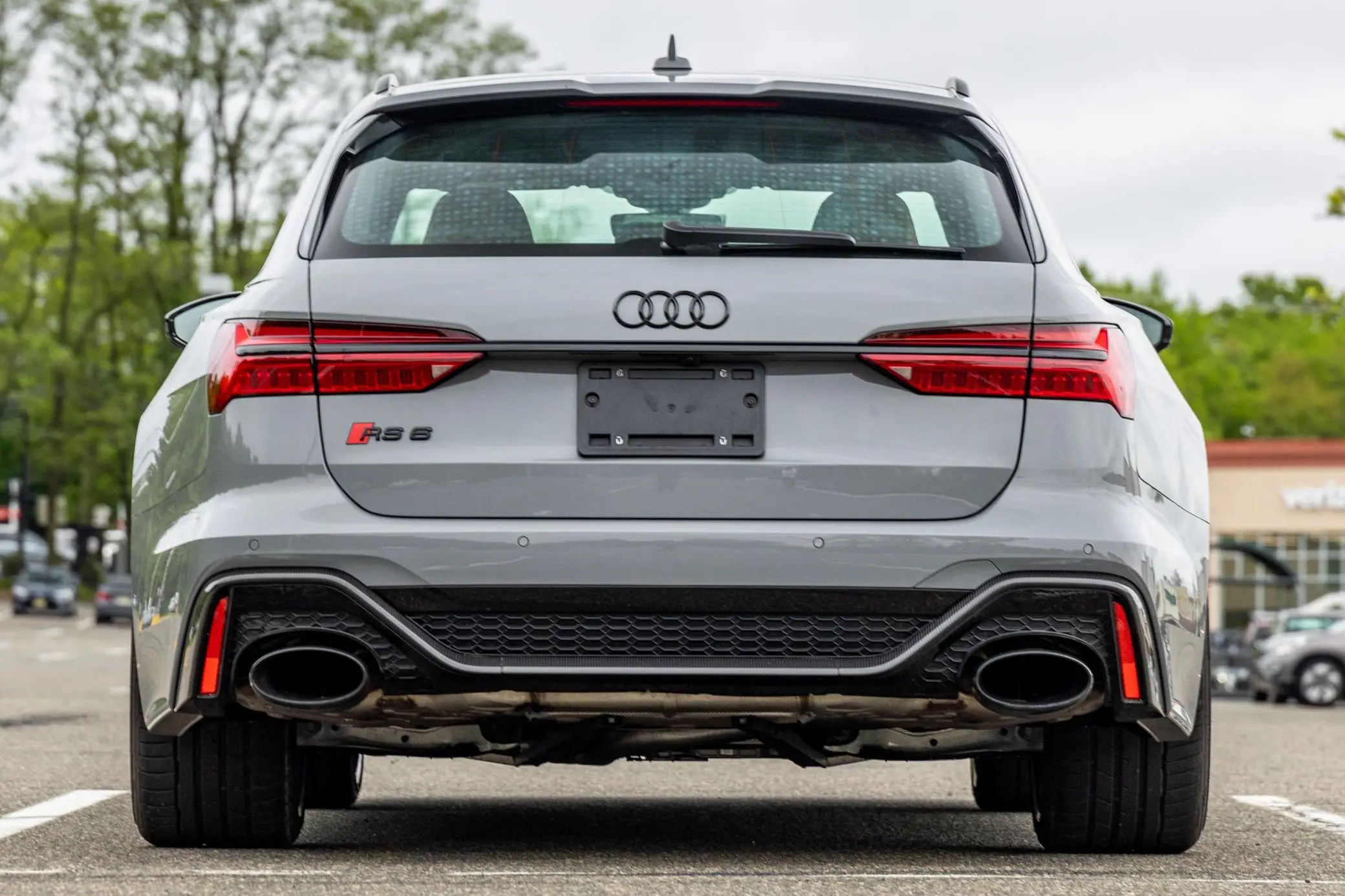 Подержанный 2021 автомобиль Audi RS6 Avant