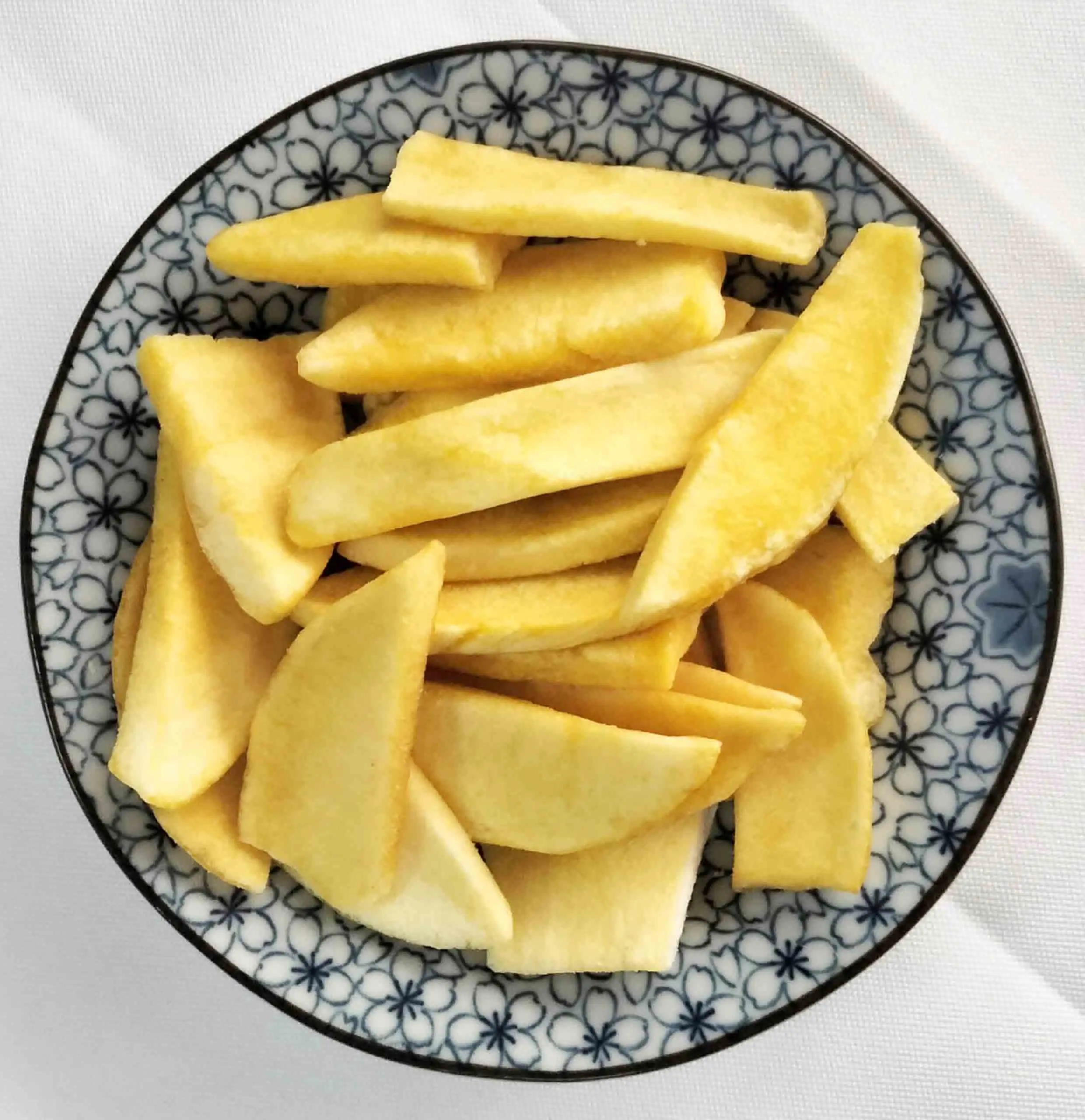 Freeze Dried Cryspy Mango Sliced Taste Sweet Per OPP Bag OEM from vietnamese traditional healthy food Eat Directly Preserved Dry