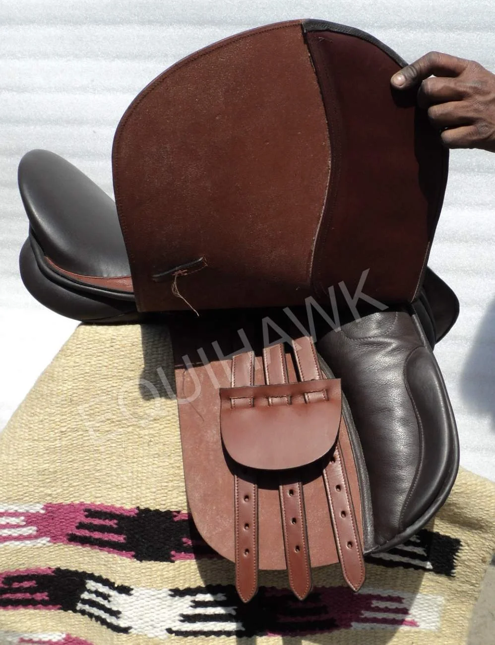 CUSTOM DESIGN LEATHER HORSE JUMPING SADDLE WITH CONTRAST SOFTY LEATHER COLOR MADE ON PLASTIC TREE WITH DETACHABLE KNEE ROLL