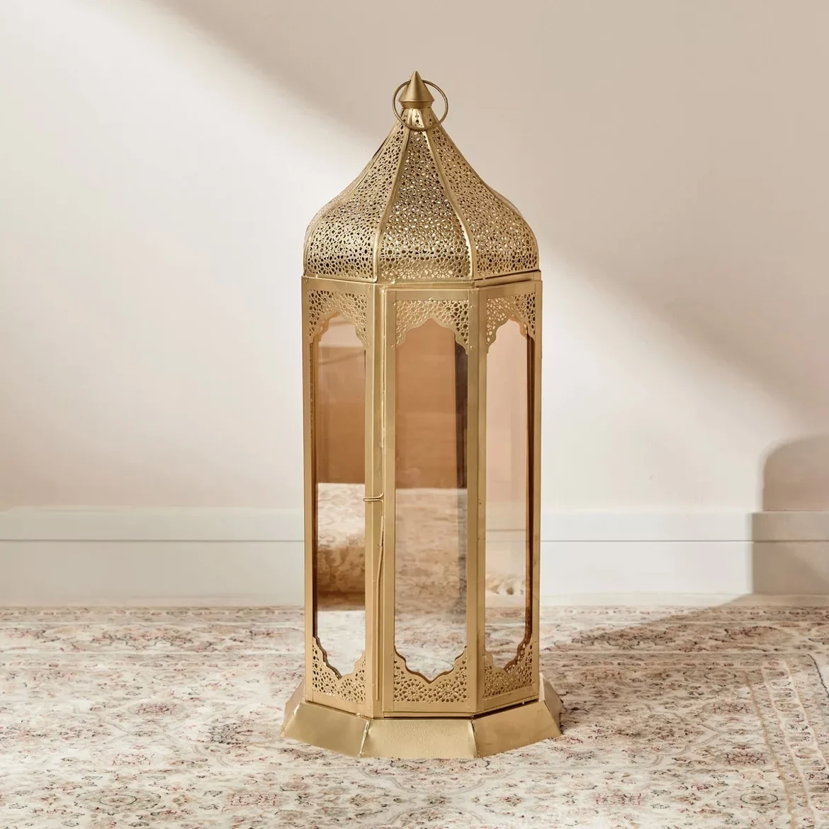 Ramadan and Eid Decorations Gift Theme Large Metal Candle Holder Moroccan Lantern with Golden Brown Glass Cutwork Floor Lanterns