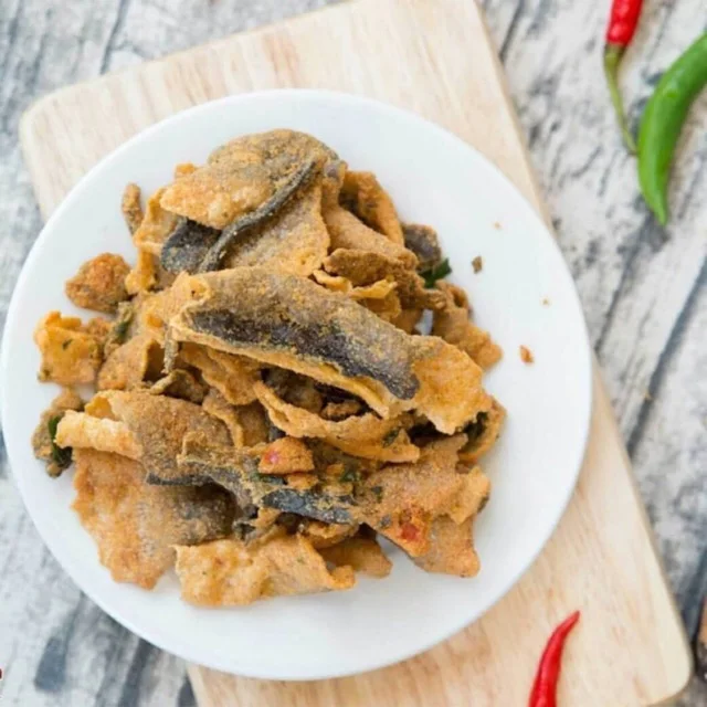 Чипсы из рыбной кожи свежие готовые вкусные морепродукты-сушеная рыбья кожа Pangasiu