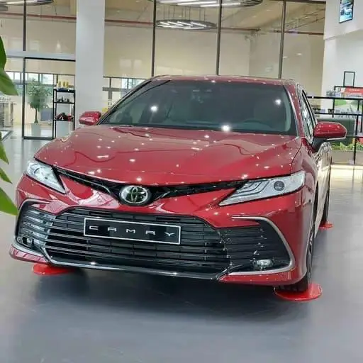 2020 2021 2022 2023 Toyota Camry SE (in different Colors)